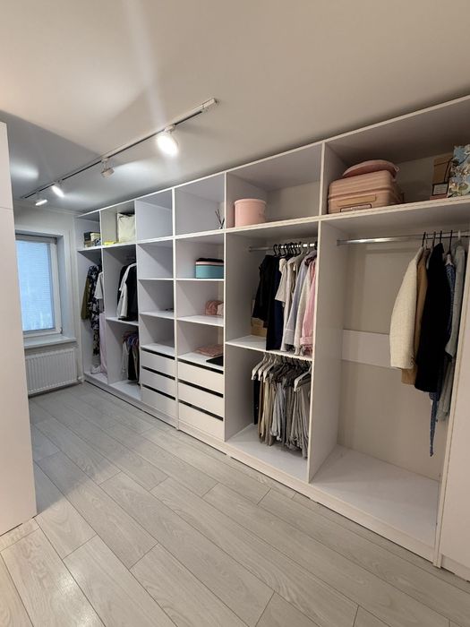 Продаётся 4 х комнатная квартира на 2 этаже 77 серия середина Гагарина