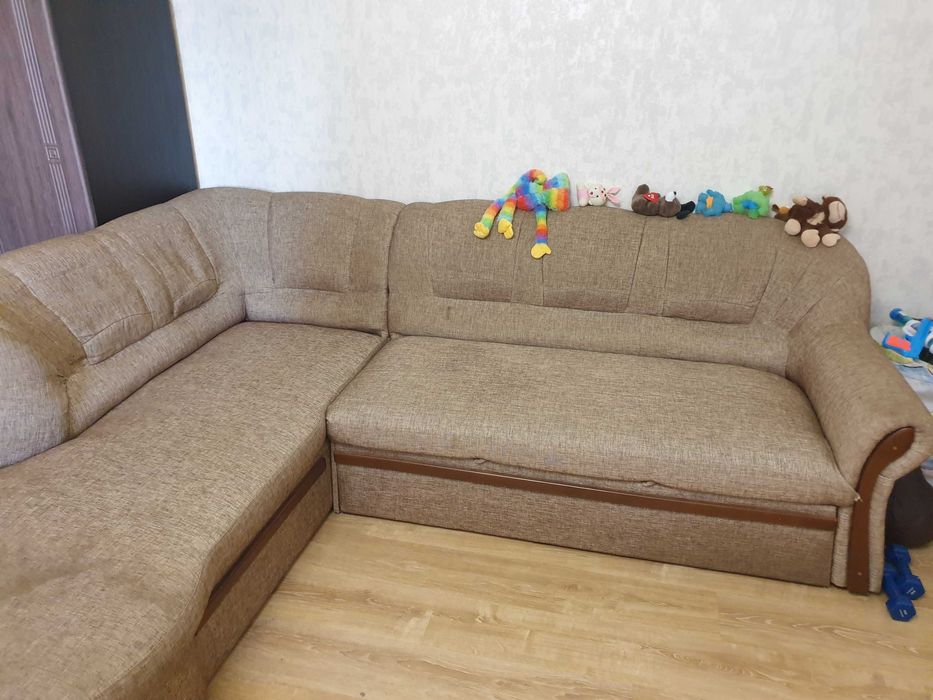 Продам диван угловой