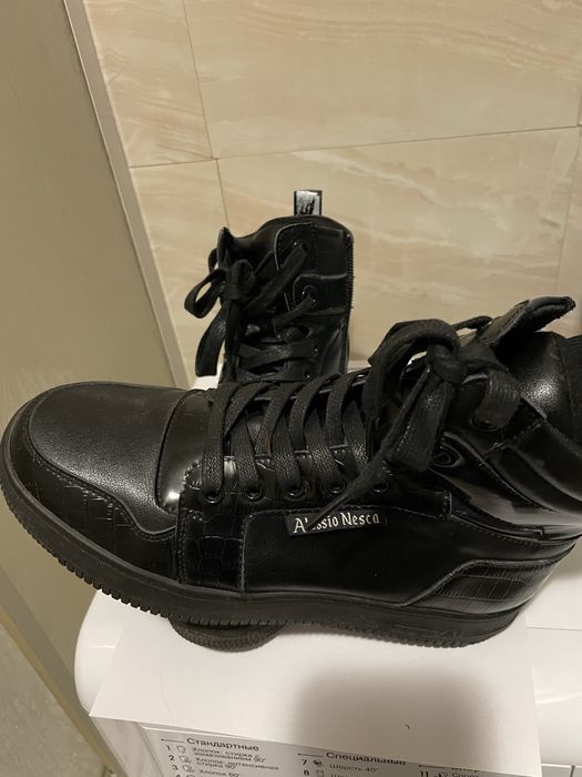 Продам недорого обувь