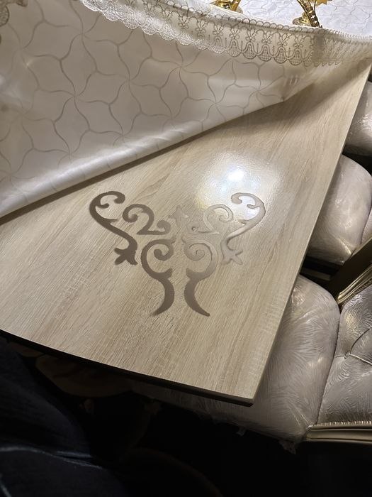 Mehmon xona uchun ajoyib stol stul 12 kishilik