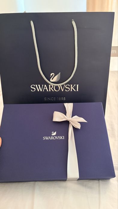 Чанта и подаръчна кутия Swarovski