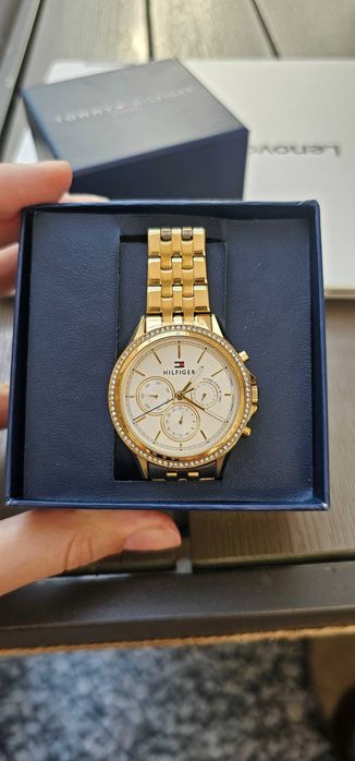 Tommy Hilfiger часовник