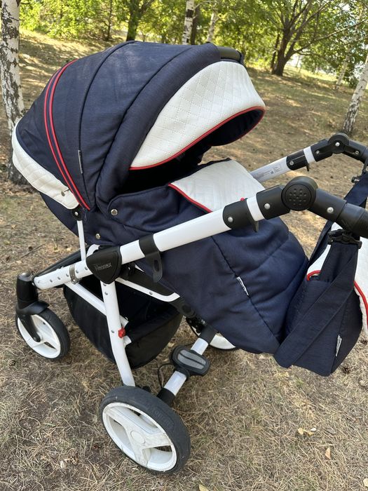 Продам коляску 3 в 1