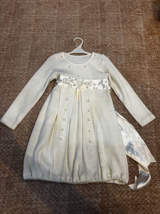 Продам платья на девочку