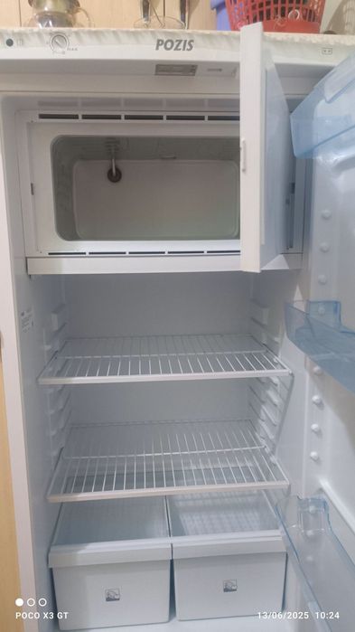 Холодильник  сотилади.