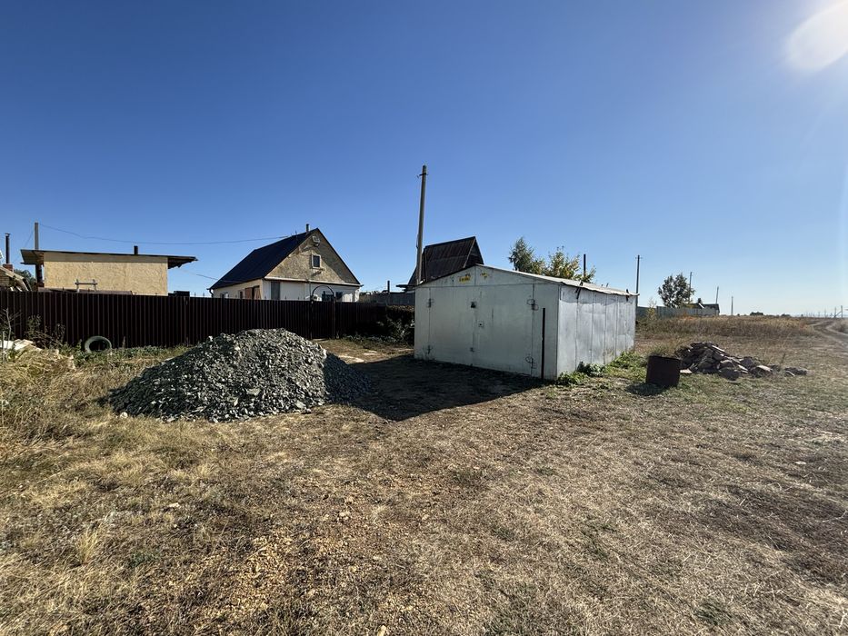 Продается дачный участок с  домиком