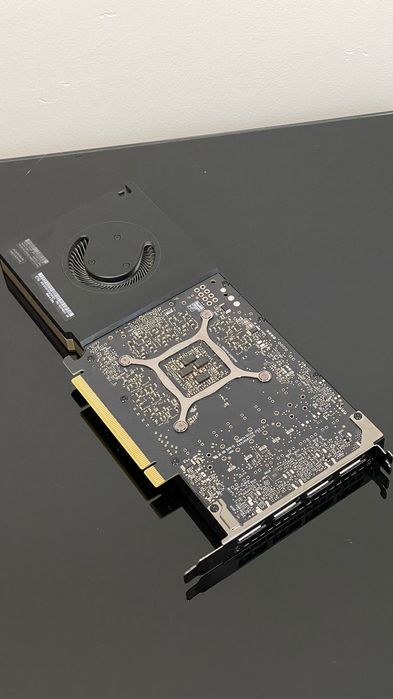 Видеокарта Lenovo RTX A4000