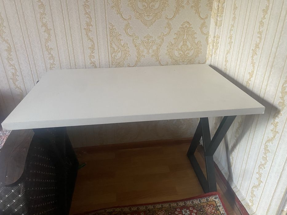 Продаю лофт стол
