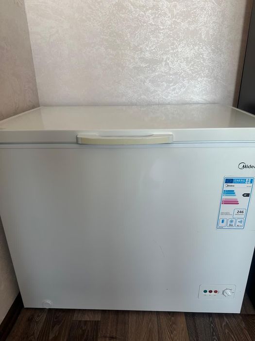 Продам морозильник Media. Торг уместен