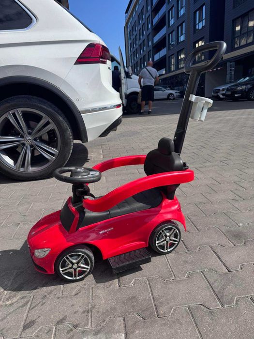 детско камионче Mercedes за бутане