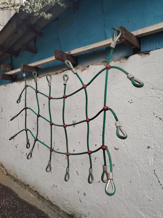 Сетка верёвочная.