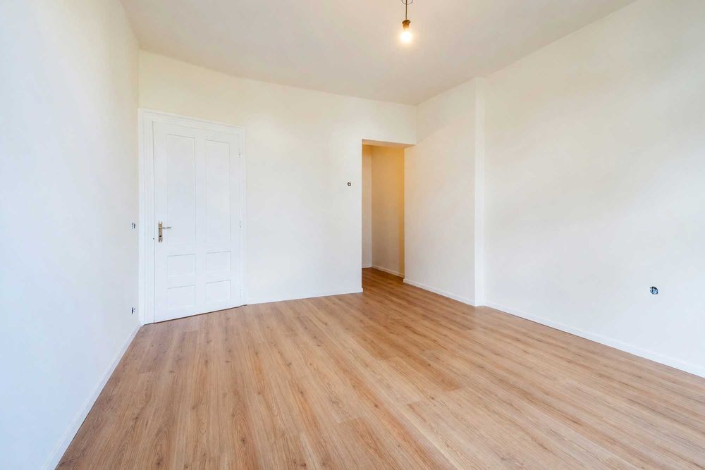 Продава се Четиристаен апартамент в София, Център - 126 кв.м за 2858 €/кв.м - Снимка #2