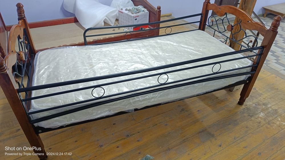 Кровать двухжтажный