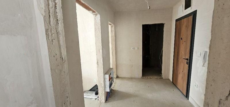 Тристаен за продажба в ж.к Банишора