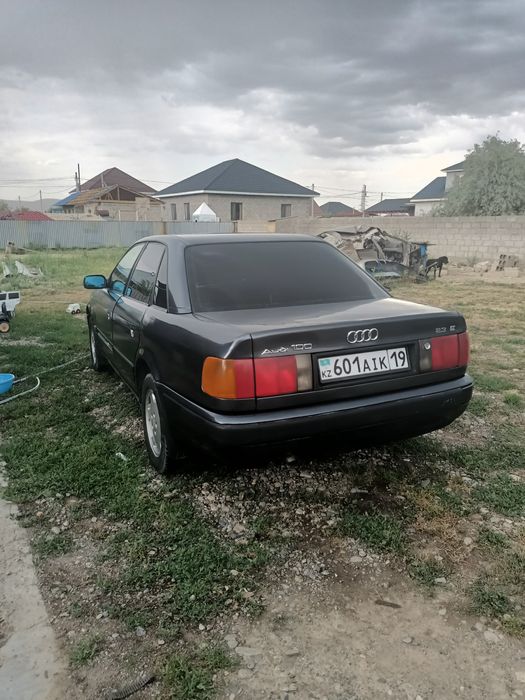 Продам Ауди с4 объем 2.3