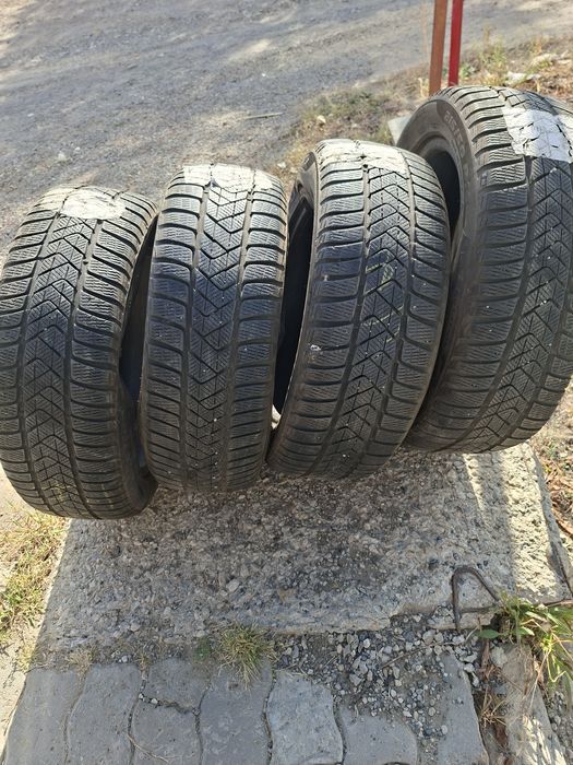 Продам шины 215/50/18 пирелли