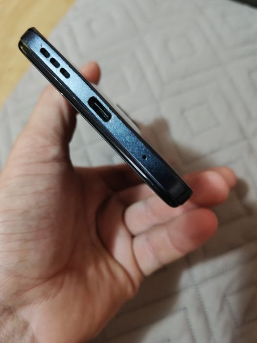 Motorola E22 64GB 4GB RAM sticla fisurată
