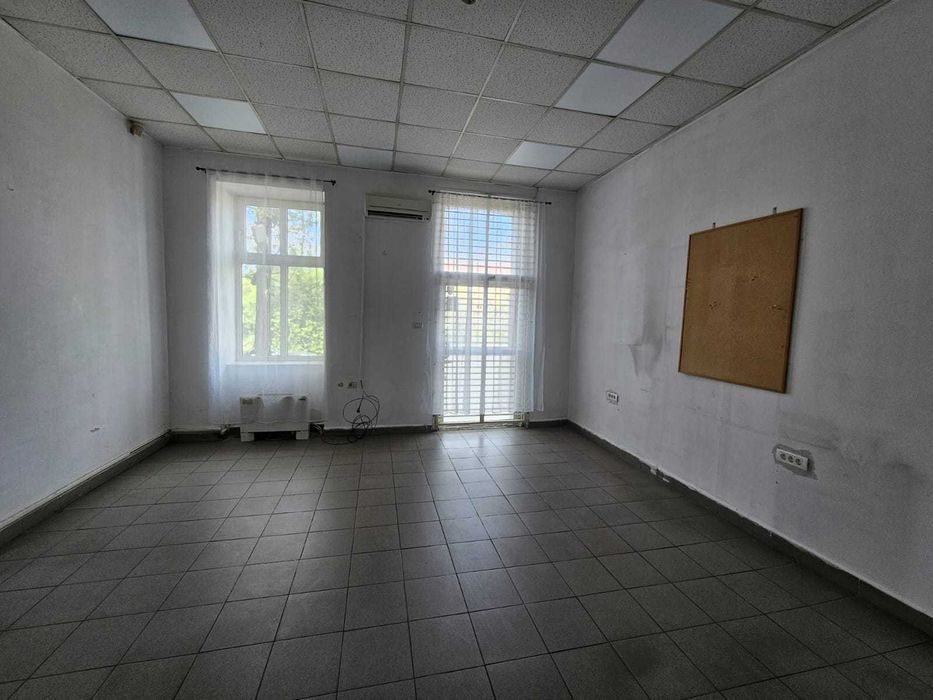 Inchiriez spatiu comercial stradal pe malul Begai