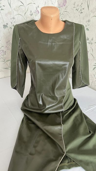 Продам женское платье