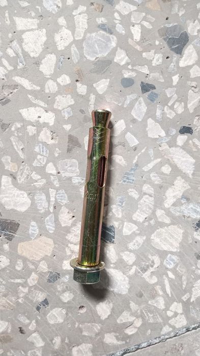 Анкерные болты новые