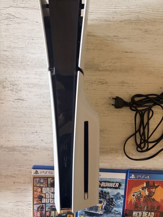 Продавам playstation5 slim със игри