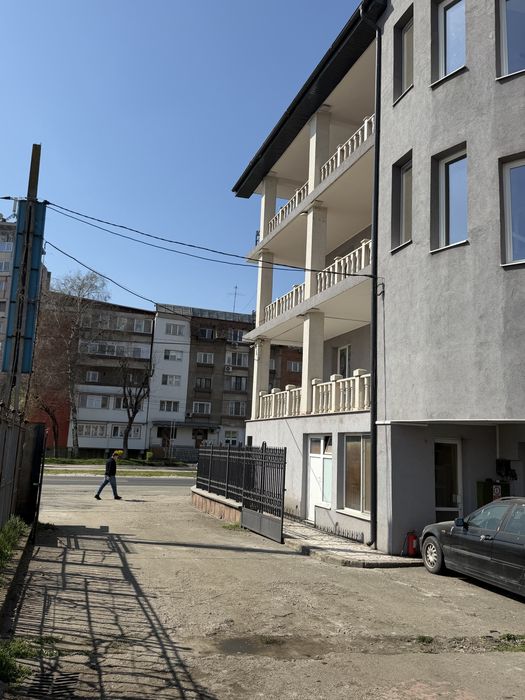 Vând clădire / vila