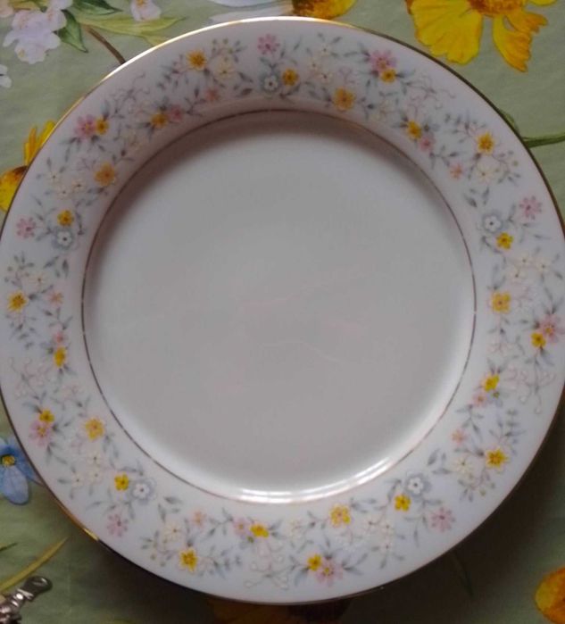 Плато 27 см. Noritake Delevan Sri Lanka.