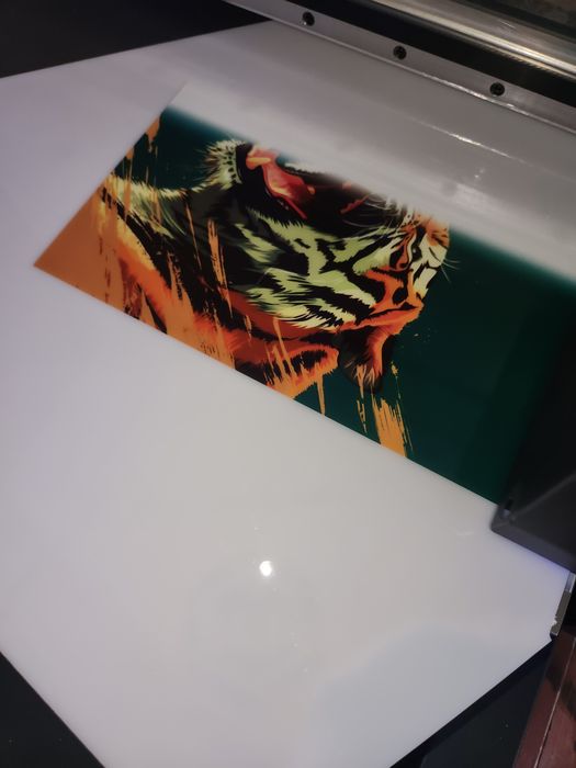 Yangiday yashikdan ochilgan lekin hali ishlanmagan