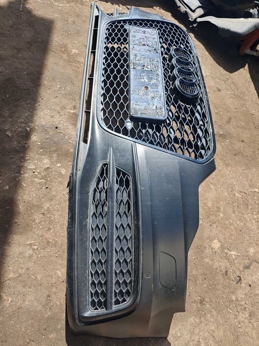 Предна броня Audi A6 C7 S-Line много запазена с решетките