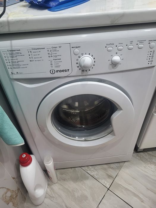 Продам машинку автомат Индезит