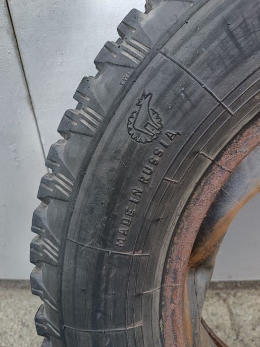 Продам 2 шины R13