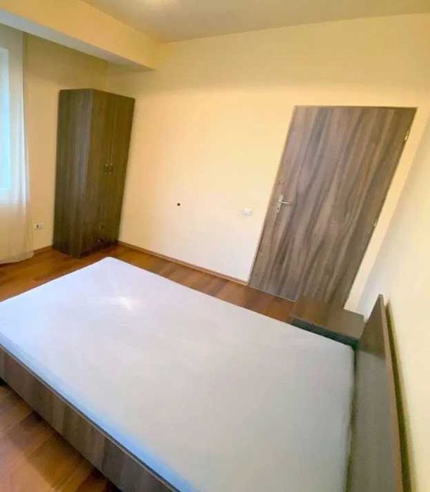 Дава се под наем Тристаен апартамент в Пловдив, Коматево - 90 кв.м за 341.7 € - Снимка #1