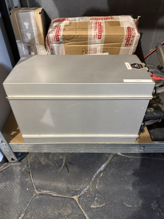 Antminer s19e XP Hydro 251TH + sistem de racire 12kw m2 pt 2 unitati , solutie la cheie