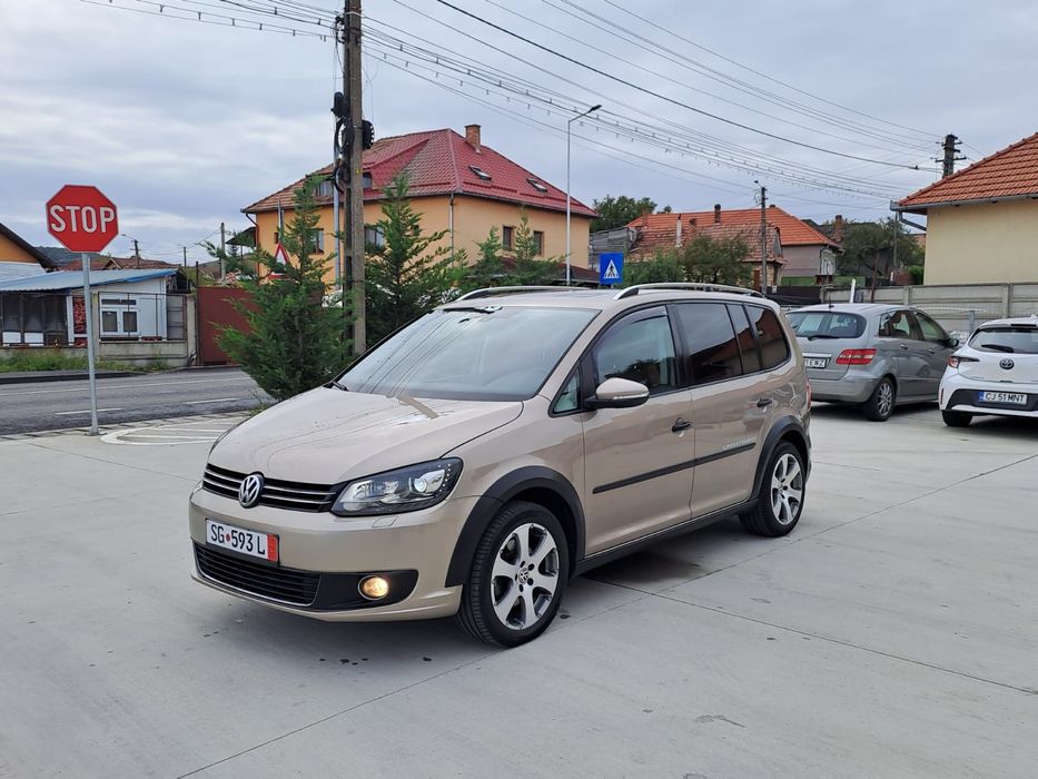 Volkswagen Touran Cross, 2.0.t.d.i 170 cai,Automat, recent adus!