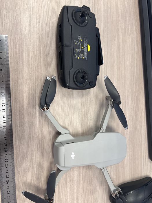 Продам дрон DJI mavic mini