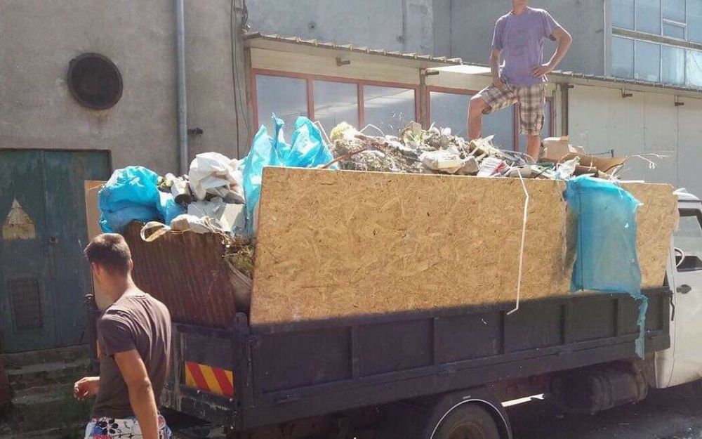 Transport moloz / mutării mobila veche / pamant gazon demolari moloz
