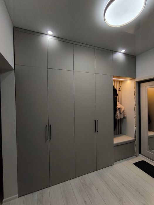 Продам шкаф в отличном состояние