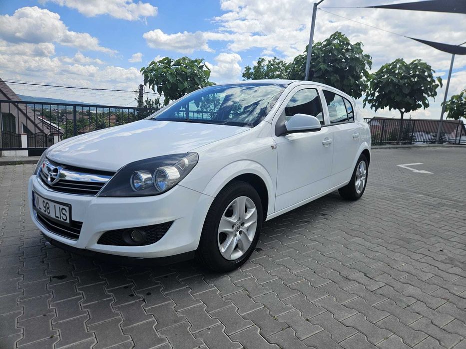Opel Astra H 1.6 benzina 2011