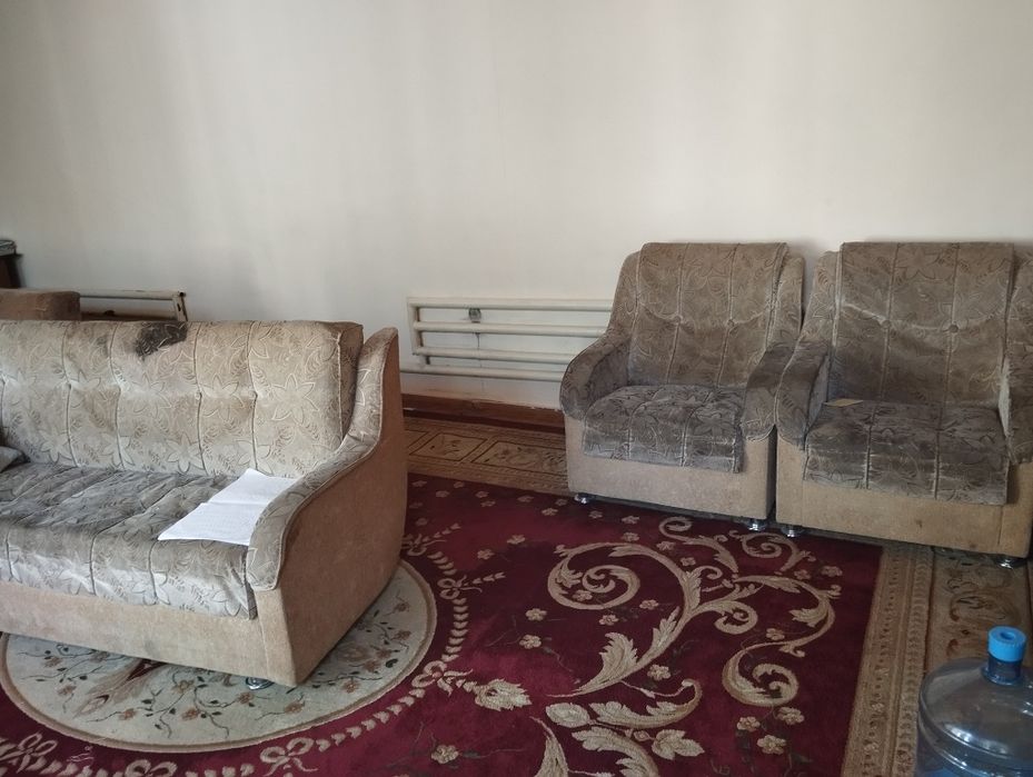 старый мебел, сервент, шкаф, диван кресло