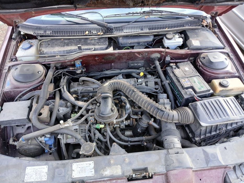 Peugeot 405  1.6i 94g 66kw