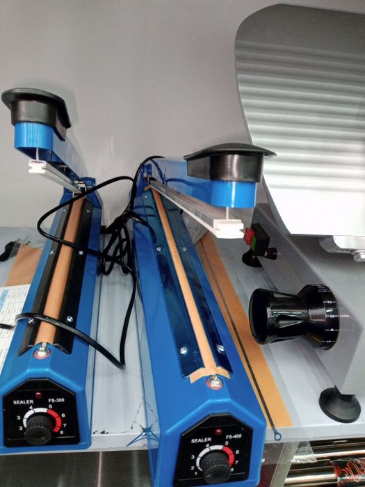 Dazmol   Paketlani ogʻzini Zapayshik qladigan Aparat Dastavka bor