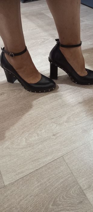 2та оёк кийим сотилади