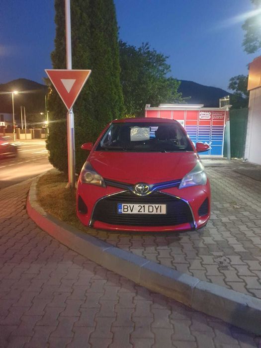 TOYOTA Yaris