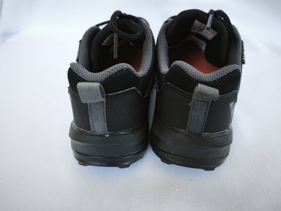 Adidas Terrex, оригинални маратонки, номер 35