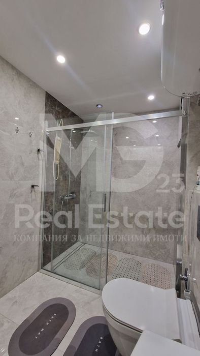 Продава се Тристаен апартамент в Пловдив, Остромила - 101 кв.м за 2030 €/кв.м - Снимка #2