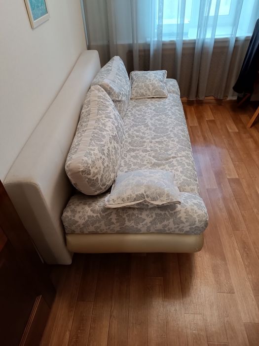 Диван софа в хорошем состоянии