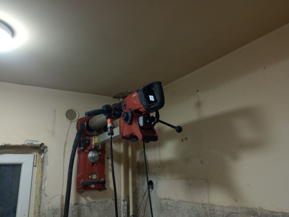 Gaură prin carotare (cu carota profesionala )hotă, centrală, ventilați