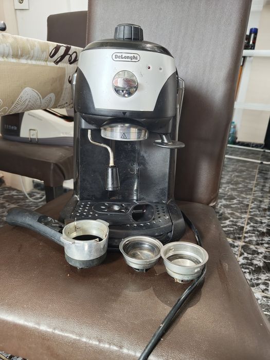 Espressor manual De'Longhi EC221.B, 15 bari, 1 l, Dispozitiv spumare,