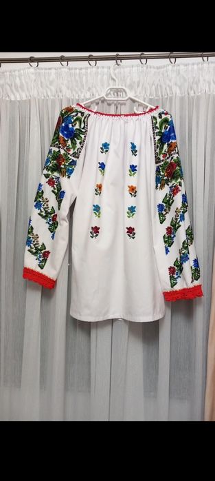Camasa traditionala cu margele