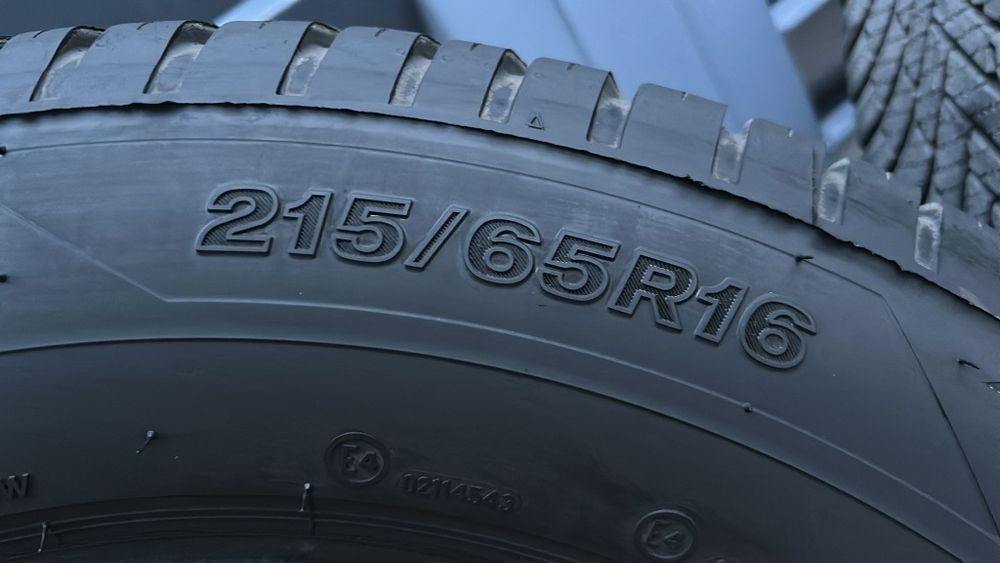 Anvelope Firestone all season 215/65 R16 aproape noi